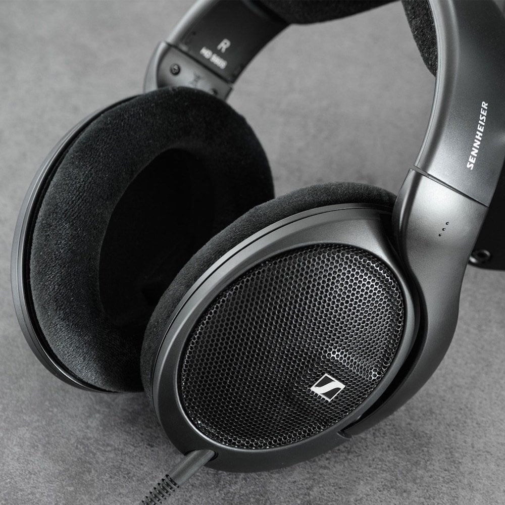 HD 560S